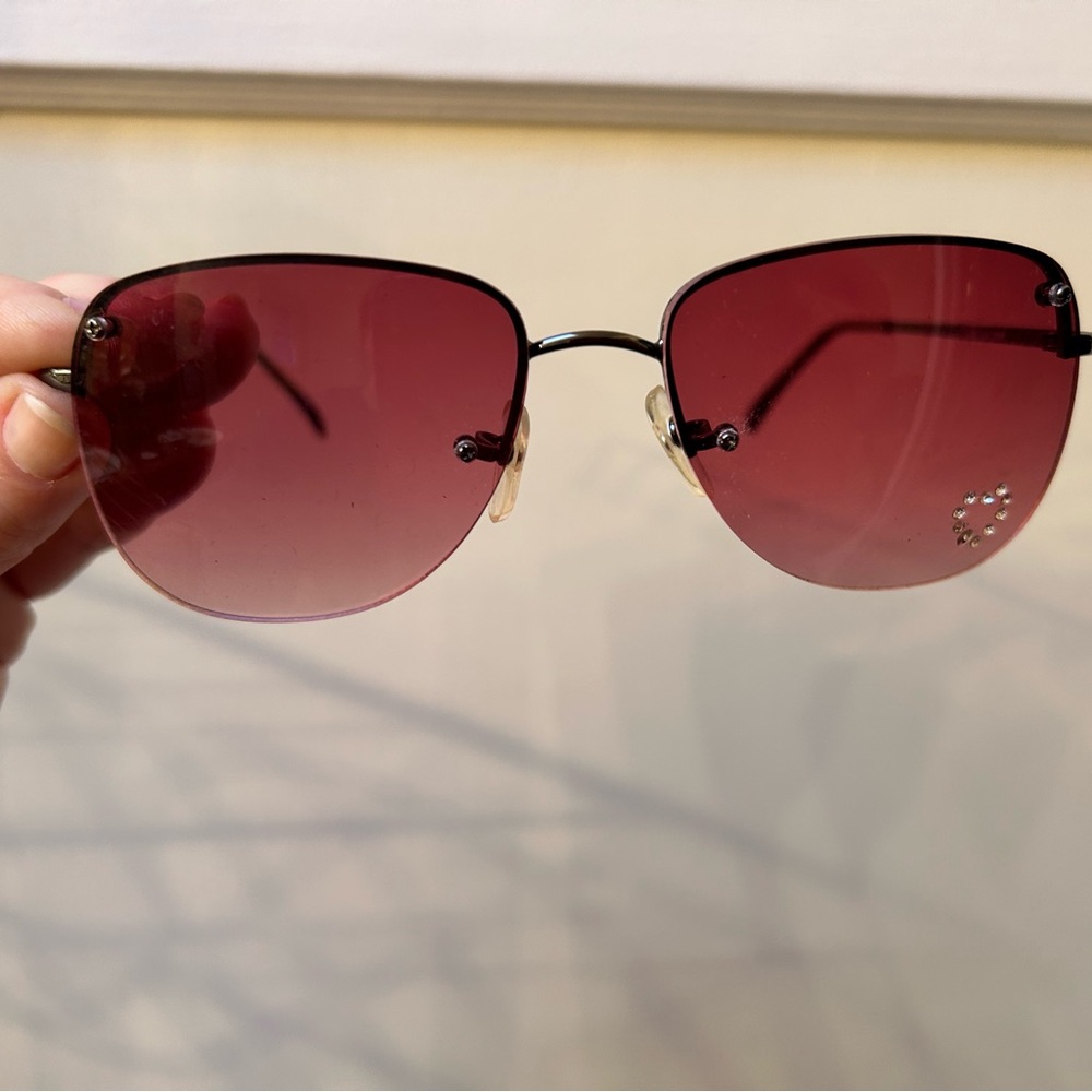 Chic Burgundy Sunglasses